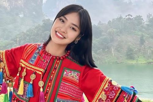 Hoa hậu Nông Thúy Hằng mang Tết sớm đến với người dân vùng cao, xúc động vì điều đặc biệt này
