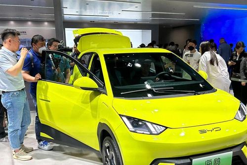 Thí điểm xe ô tô điện phục vụ khách tham quan, du lịch trên địa bàn TPHCM
