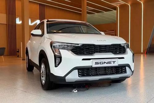 'Soi' chi tiết Kia Sonet 2024 bản rẻ nhất chỉ 235 triệu đồng tại đại lý