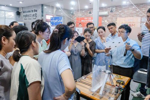 Chuyển giao giáo dục STEM trong trường học