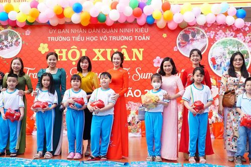 Bài tập Tết độc đáo