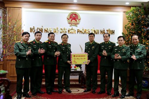 Bộ Tư lệnh Quân khu 4 kiểm tra công tác sẵn sàng chiến đấu, chúc Tết Bộ Chỉ huy BĐBP Hà Tĩnh