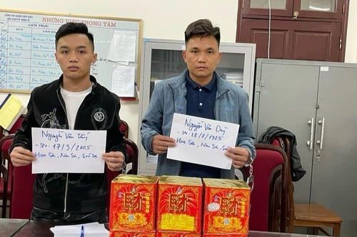 Bắt 4 thanh niên lập đường dây mua bán pháo hoa nổ dịp cận Tết