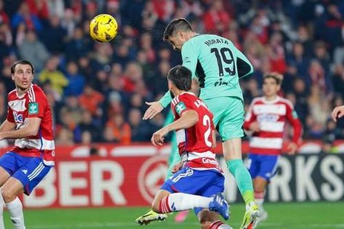 Thắng tối thiểu, Atletico Madrid trở lại top 4