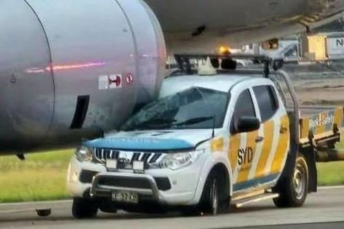 Máy bay Jetstar bị ô tô phá hỏng động cơ