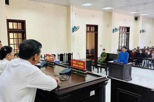 Chiếm đoạt hơn 1,3 tỷ đồng của thương lái, 'cò lúa' lĩnh 13 năm tù