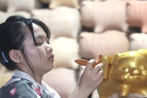 Làng nghề làm heo đất ở Bình Dương rộn ràng ngày cận Tết