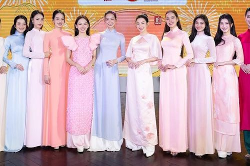Hơn 10 Hoa hậu, Á hậu xuất hiện giản dị, trao quà cho trẻ mồ côi đón Tết