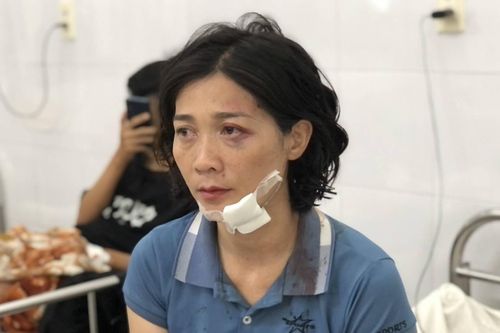 Vụ xe khách lao xuống vực sâu: 'Tôi vùng dậy ôm bố, giờ ông đã mất'