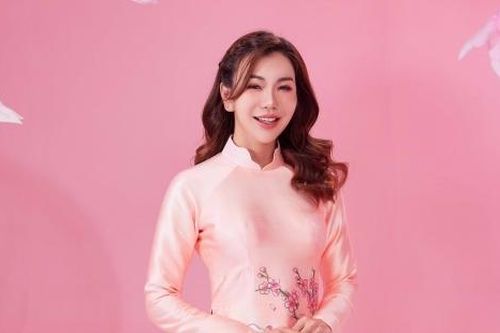 MC Hải Anh có visual đỉnh cao khi diện áo dài đón tết Giáp Thìn 2024