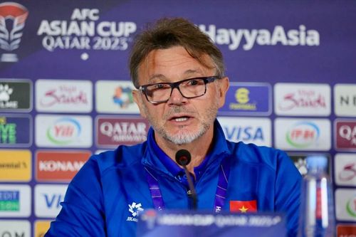 Huấn luyện viên Troussier: 'Tôi hiểu được cảm xúc của người hâm mộ và truyền thông sau hai trận thua của tuyển Việt Nam'