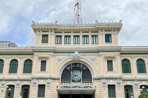 Nhiều địa điểm nổi tiếng được du khách lựa chọn dịp cận Tết ở TP Hồ Chí Minh