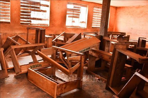 Giẫm đạp tại trường trung học ở Cameroon, nhiều học sinh thương vong