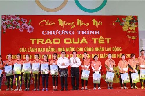 Chăm lo cho gia đình chính sách, công nhân, lao động