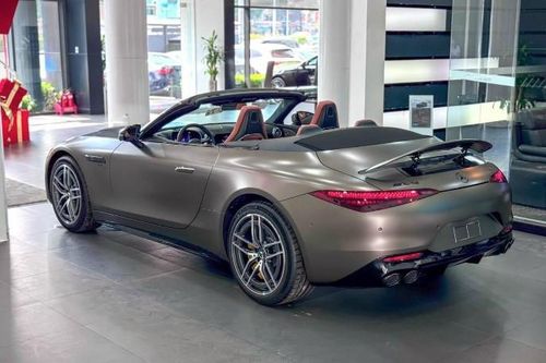 Xe mui trần Mercedes-AMG SL 43 về đại lý Việt Nam, sẵn sàng đối đầu Jaguar F-Type, Porsche 911