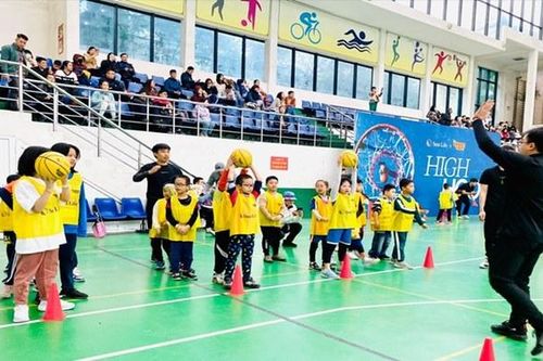 650 học sinh tham gia ngày hội bóng rổ High Hoop tại Hà Nội