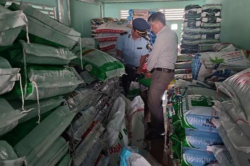 Xử phạt 4 cơ sở kinh doanh phân bón kém chất lượng trong chưa đầy 1 tháng đầu năm