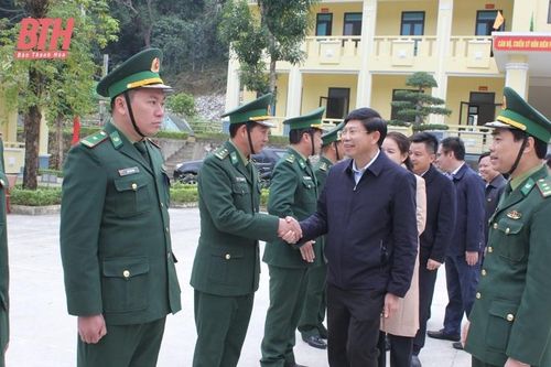 Bí thư Đảng ủy Khối Cơ quan và Doanh nghiệp tỉnh thăm, chúc tết tại huyện Quan Hóa