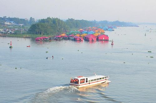 Nâng giá trị làng bè sắc màu ngã ba sông Châu Đốc