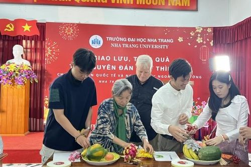 Trường Đại học Nha Trang: Tổ chức giao lưu, tìm hiểu tết Việt cho sinh viên nước ngoài