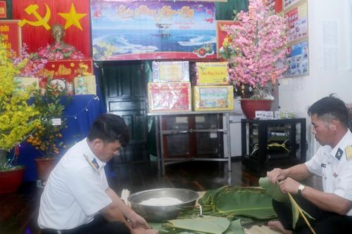 Tết đến sớm nơi trùng khơi, biển biếc