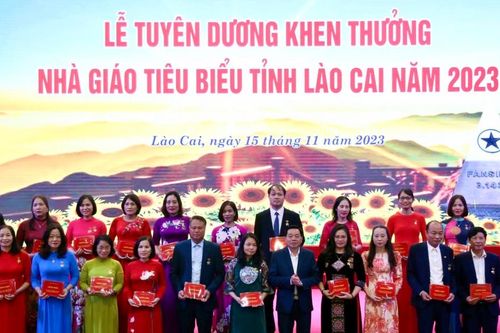 Lào Cai có thêm 14 cá nhân được phong tặng danh hiệu Nhà giáo Ưu tú