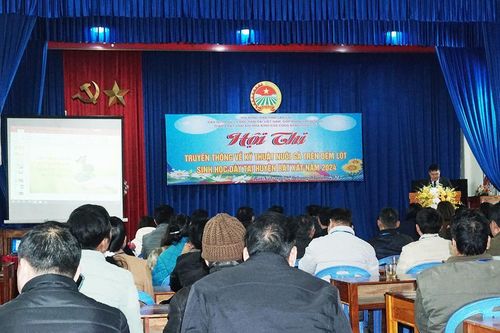 Hội thi truyền thông về kỹ thuật nuôi gà trên đệm lót sinh học dày huyện Bát Xát năm 2024