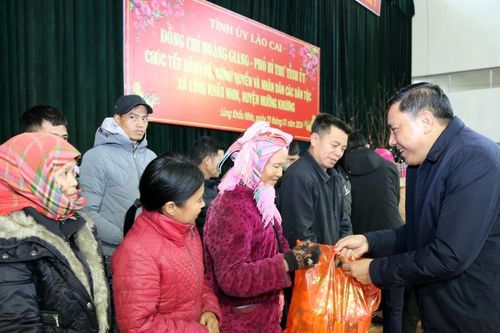 Phó Bí thư Tỉnh ủy Hoàng Giang thăm và chúc tết Đảng bộ, chính quyền, Nhân dân xã Lùng Khấu Nhin