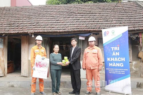 Điện lực thành phố Ninh Bình hưởng ứng Tháng tri ân khách hàng