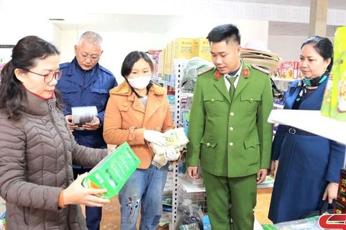 Kiểm tra công tác đảm bảo vệ sinh an toàn thực phẩm dịp Tết tại huyện Sốp Cộp