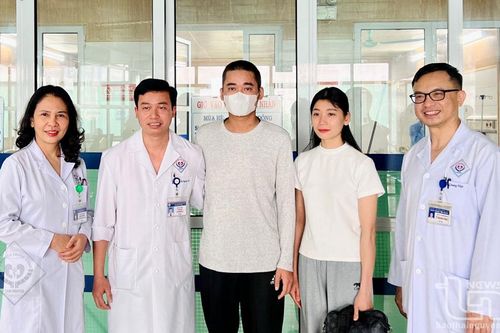 Phẫu thuật nội soi cắt thận trên người sống ghép cho người bệnh