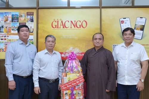 Đoàn Ban Tôn giáo TP.HCM chúc mừng Xuân Giáp Thìn đến Báo Giác Ngộ