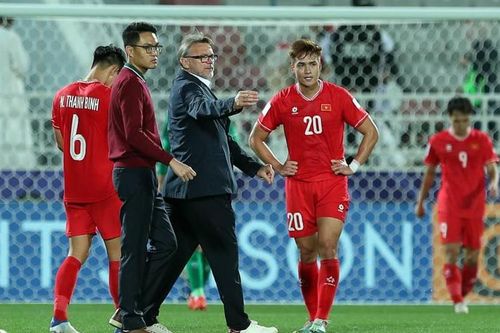HLV Troussier: 'Tuyển Việt Nam sẽ đấu hết mình để bảo vệ màu cờ sắc áo'