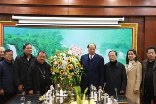 Tòa giám mục Giáo phận Lạng Sơn - Cao Bằng thăm, chúc tết tại UBND tỉnh