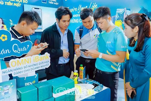 Xu hướng giao tiếp mới trong kỷ nguyên 'không chạm'