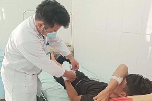 Đắk Nông: Hai trường hợp bị dập nát bàn tay do chế tạo pháo nổ
