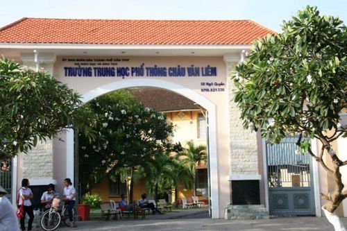 Nổ ống nghiệm trong giờ thực hành, 5 học sinh Cần Thơ bị thương