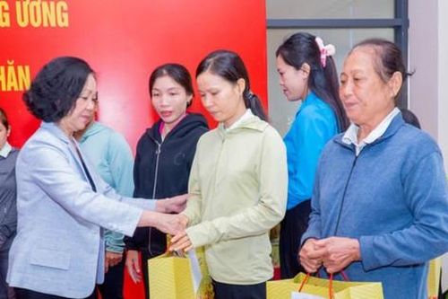 Lãnh đạo Đảng, Nhà nước thăm, chúc Tết tại các địa phương, đơn vị
