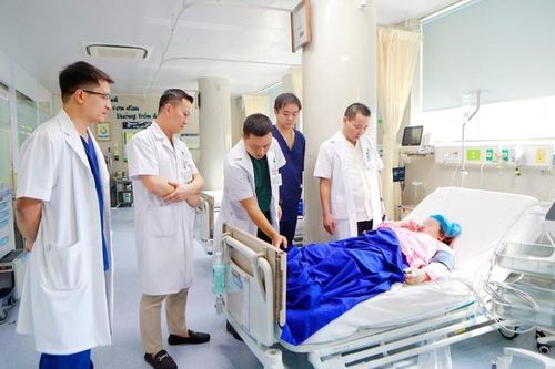 Mang thai lần đầu, cô gái 19 tuổi mắc biến chứng thai kỳ nguy hiểm, phù toàn thân