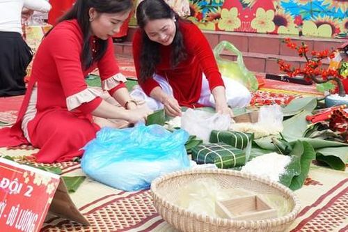 Nỗi buồn của những 'người lái đò': Nhiều giáo viên không có thưởng Tết