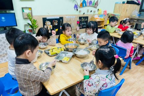 Hà Nội rét dưới 10 độ C, 30% trẻ mầm non vẫn đến trường