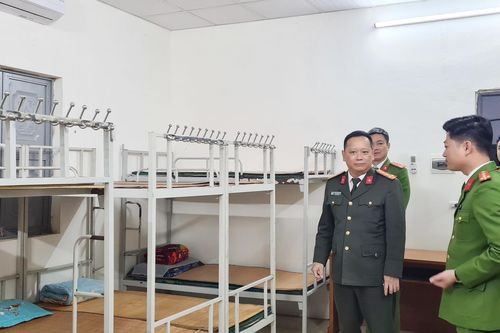 Giữ vững an ninh trật tự, đảm bảo tuyệt đối an toàn để người dân vui Xuân, đón Tết