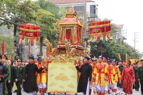 Về Quảng Ninh du xuân, dự lễ hội đền Cửa Ông năm 2024