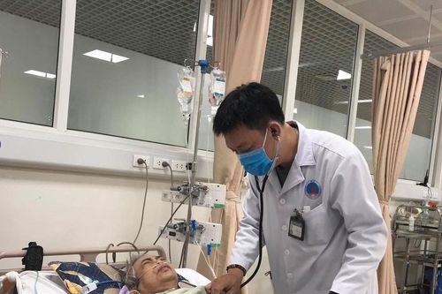 Lạnh sâu, nhiều người phải nhập viện