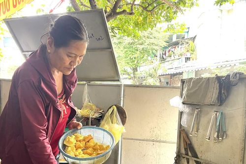 Nhộn nhịp làng nghề làm bánh Thuẫn những ngày cận Tết