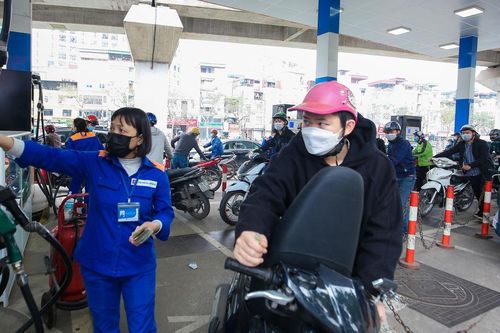Rà soát điều kiện cấp phép kinh doanh xăng, dầu: 'Mất bò mới lo làm chuồng'