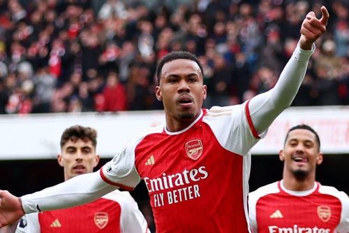 Phạt góc giờ là vũ khí chết chóc của Arsenal