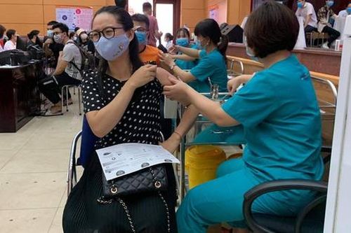 Đối tượng cần tiêm nhắc lại vaccine COVID-19