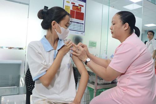 Thành phố Hồ Chí Minh xuất hiện biến thể phụ đáng quan tâm gây tăng số ca mắc Covid-19