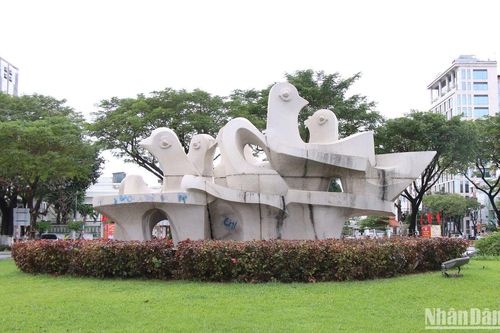 Phố phường Đà Nẵng bị 'bôi bẩn', làm mất mỹ quan đô thị